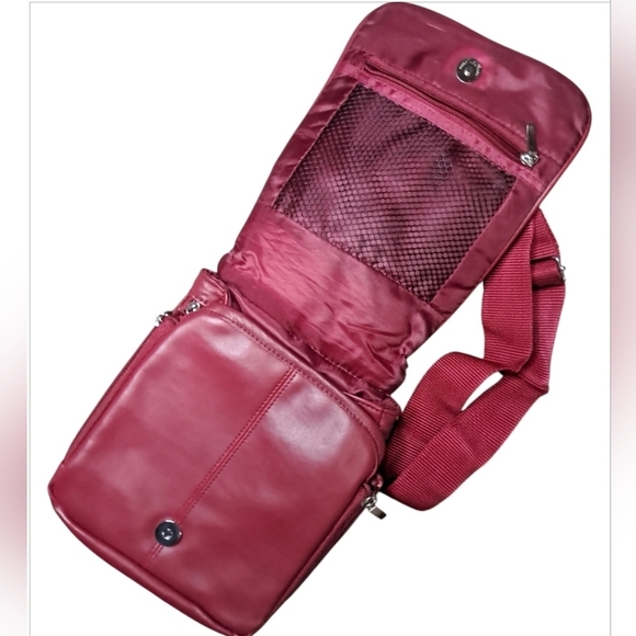 Buxton Unisex Sling/Crossbody/Messenger Multipocketed Organizer Bag - Picture 9 of 16